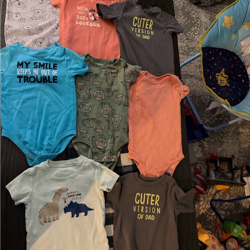 Infant boys 24 months lot of 8 body suits vgc